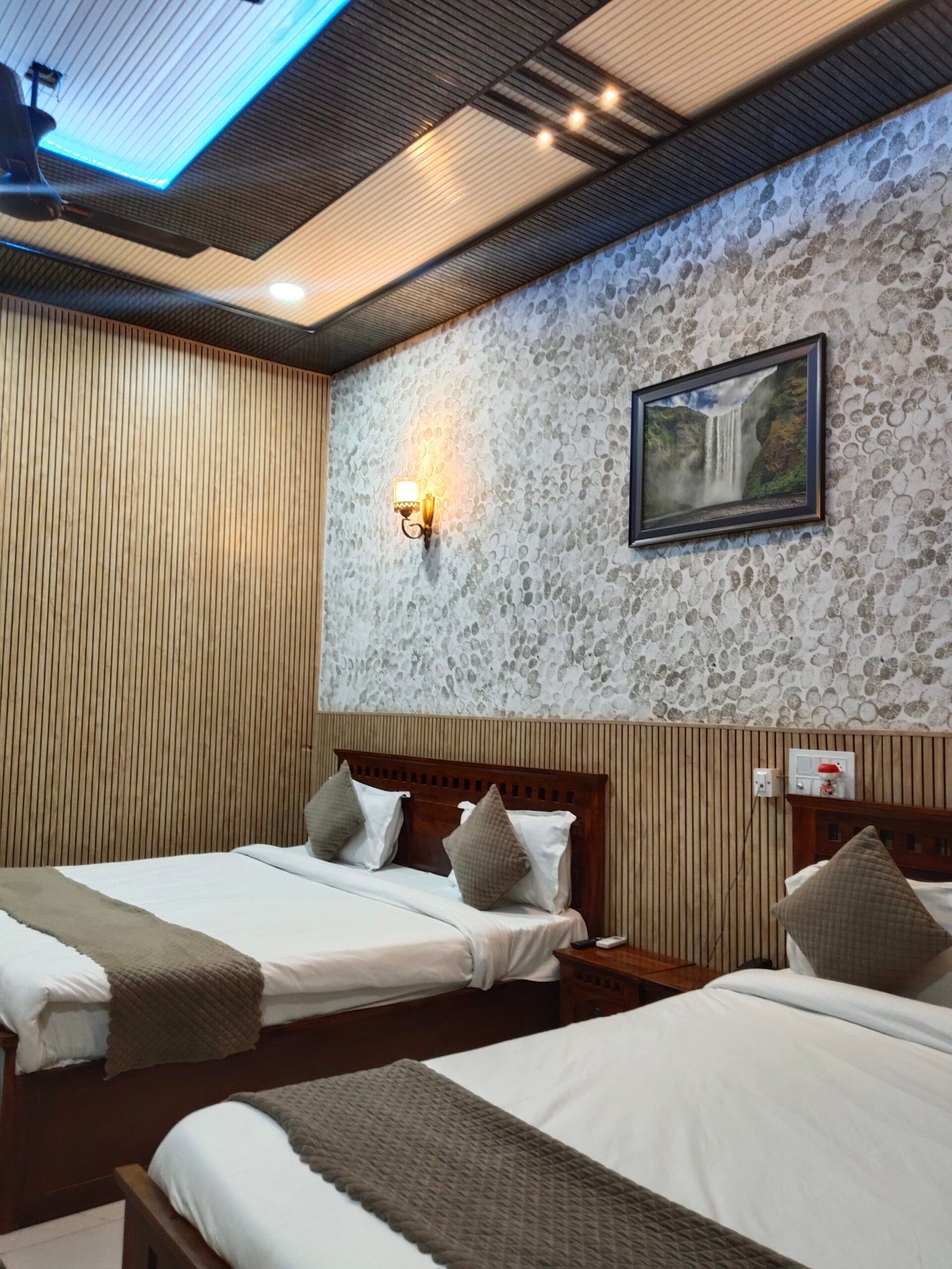 filter: 0; fileterIntensity: 0.0; filterMask: 0; brp_mask:0;
brp_del_th:null;
brp_del_sen:null;
delta:null;
module: photo;hw-remosaic: false;touch: (-1.0, -1.0);sceneMode: 2;cct_value: 0;AI_Scene: (-1, -1);aec_lux: 0.0;aec_lux_index: 0;HdrStatus: auto;albedo:  ;confidence:  ;motionLevel: -1;weatherinfo: null;temperature: 41;